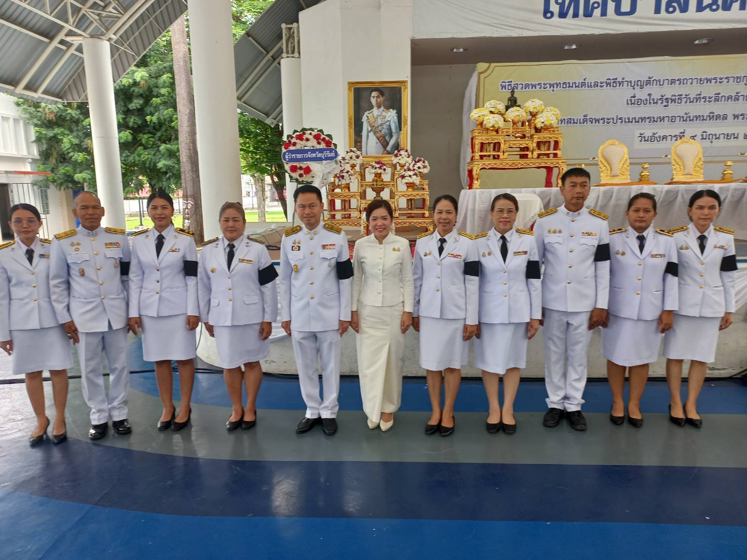 title - วันอังคารที่ 9 มิถุนายน 2569 นายประเสริฐ กาญจนเกียรติกุล ปฏิรูปปที่ดินจังหวัดบุรีรัมย์ มอบหมายให้นางสาวมณฑิรา ปานคง ผู้อำนาวยการกลุ่มการเงินบัญชีฯ พร้อมด้วยเจ้าหน้าที่ ส.ป.ก.บุรีรัมย์ ร่วมรัฐพิธีวันที่ระลึกคล้ายวันสวรรคต พระบาทสมเด็จพระปรเมนทรมหาอานันทมหิดล พระอัฐมรามาธิบดินทร